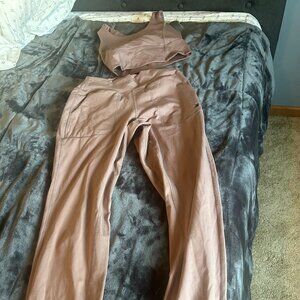 Glyder - XS light pink Jogger and sports bra set